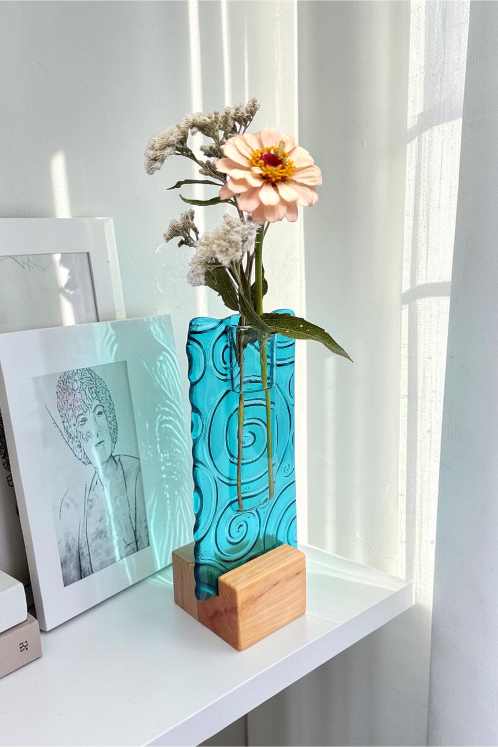 Small Pocket Vase- Swirl